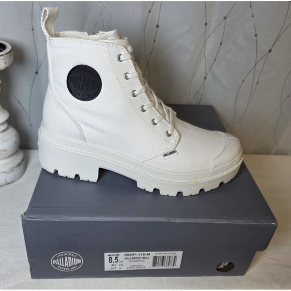 NIB Palladium Pallabase Twill Star White 8.5  Hi Top Y2K 90s Sneaker Free People - Picture 1 of 5